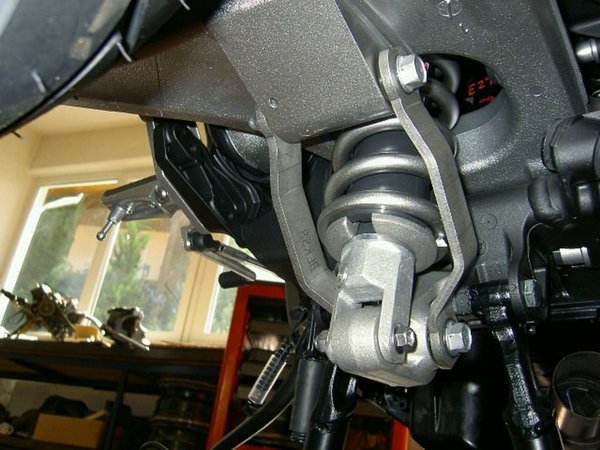 Kawasaki GTR 1400 ABE Heck Tieferlegung